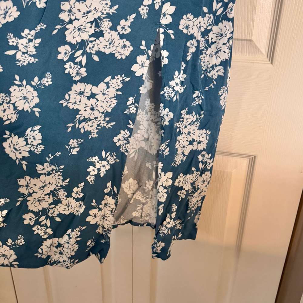 Flutter-Sleeve Crepe Midi Dress, blue with white floral, size XL NWT - Picture 4 of 10